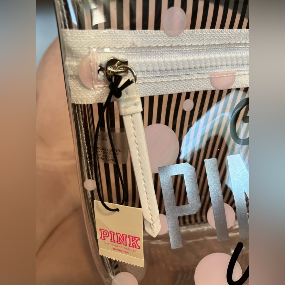 Cosmetic or Toiletry Bag - Picture 7 of 9